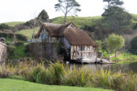 A Tour of Hobbiton - Movie Set Tour 2017