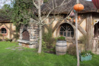 A Tour of Hobbiton - Movie Set Tour 2017