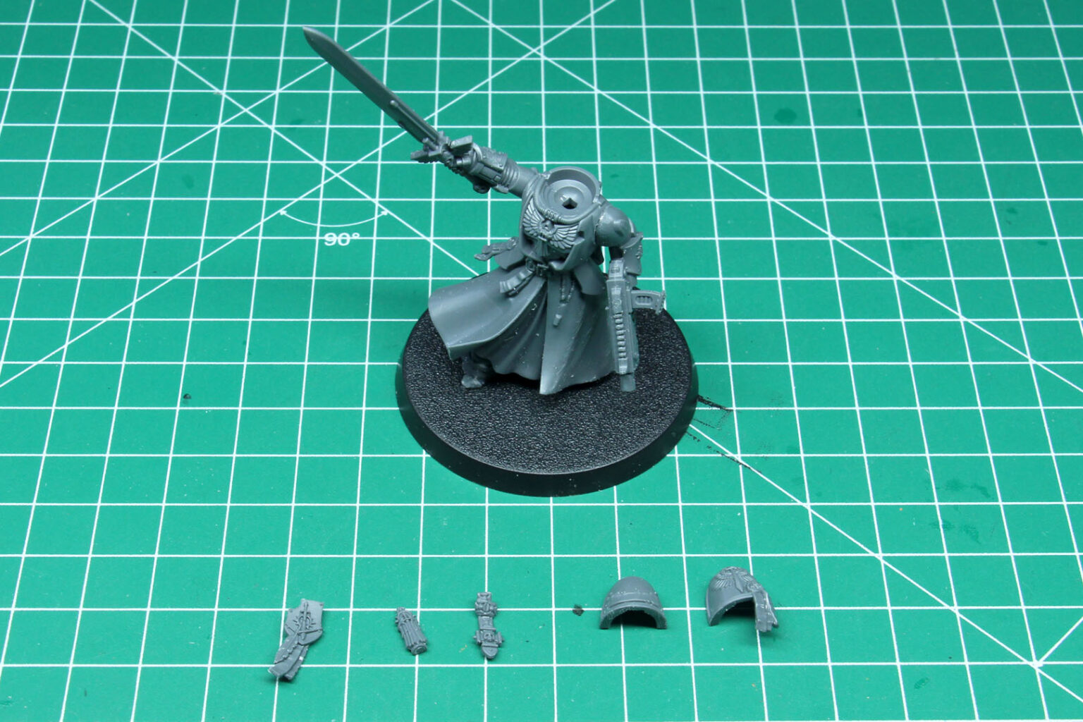 Games Workshop Warhammer 40,000 Dark Angels Azrael - Commandant Suprême Des Anges Sombres
