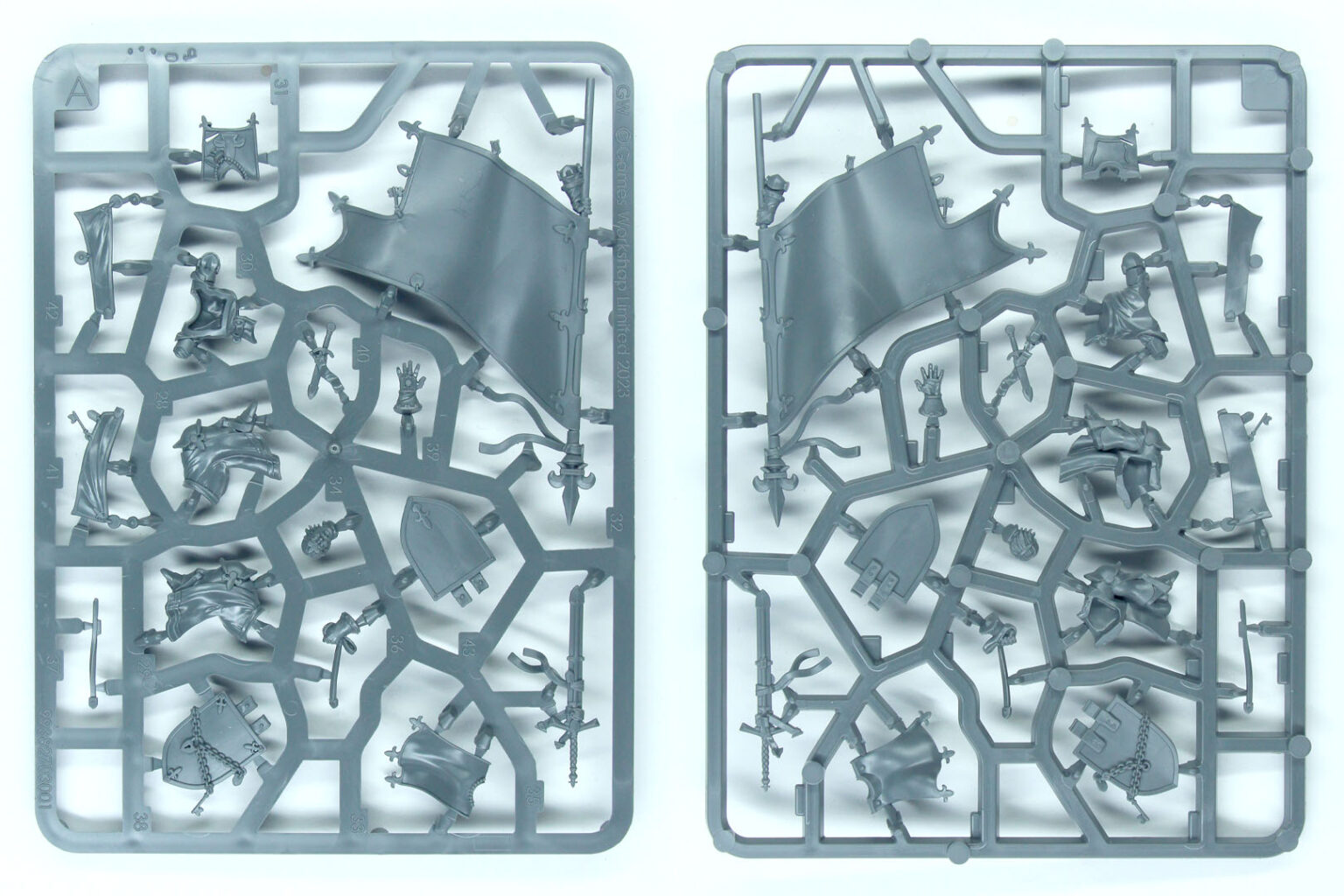 Warhammer Fantasy – Porte-étendard De L'Empire – Figurine Metal – The Old World – Neuf