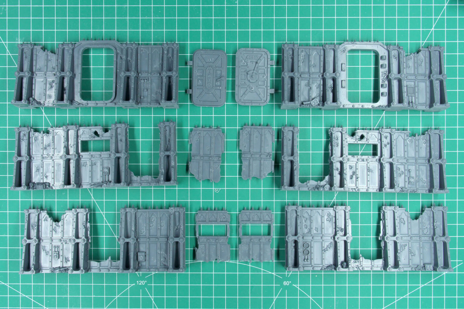 Take a look at the brutal side of the... - Warhammer 40,000