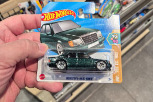 Hot Wheels - Mercedes Benz 500E