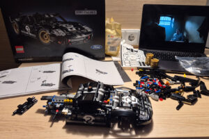 Lego - 42223 1966 Ford GT40 MKII Race Car height=200
