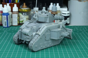 Warhammer 40,000 - Retro Terrain Leman Russ Tank Wreck