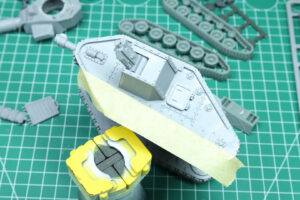 Warhammer 40,000 - Retro Terrain Leman Russ Tank Wreck