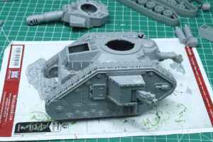 Warhammer 40,000 - Retro Terrain Leman Russ Tank Wreck